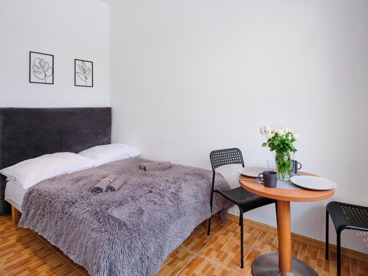 Loft Rooms 莱鲍 外观 照片