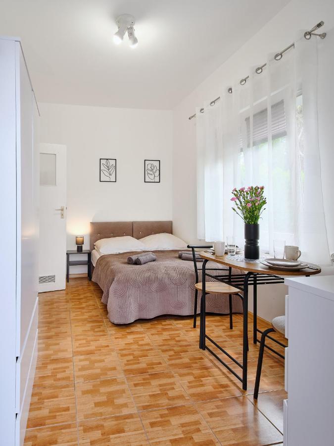 Loft Rooms 莱鲍 外观 照片