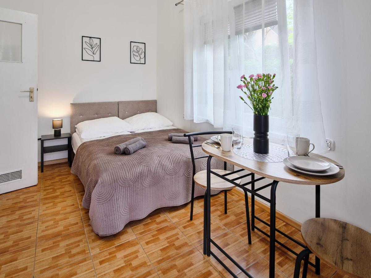 Loft Rooms 莱鲍 外观 照片